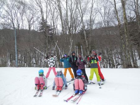 高千穂町の児童と当地区の児童がスキー交流をしました。